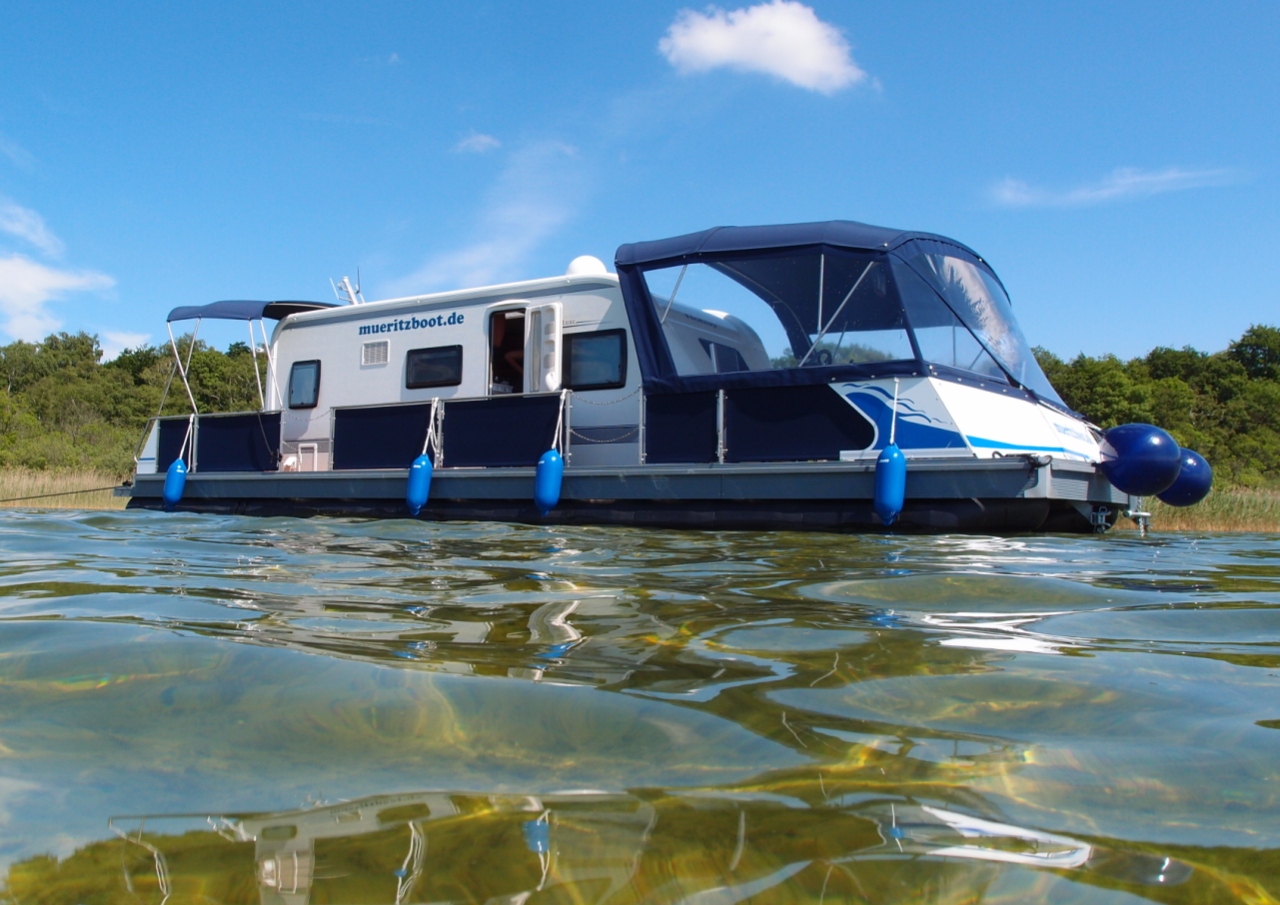 Watercamper mit fest eingebautem de Luxe Wohnwagen