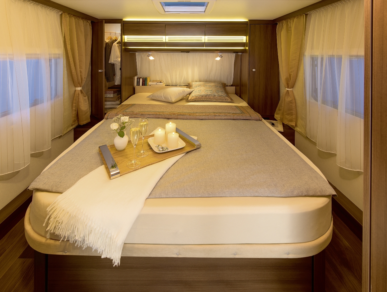 Wohnwagen Dethleffs Beduin VIP 760 DR Alde Snow Wohnwagen Dethleffs Beduin VIP 760 DR Alde Snow